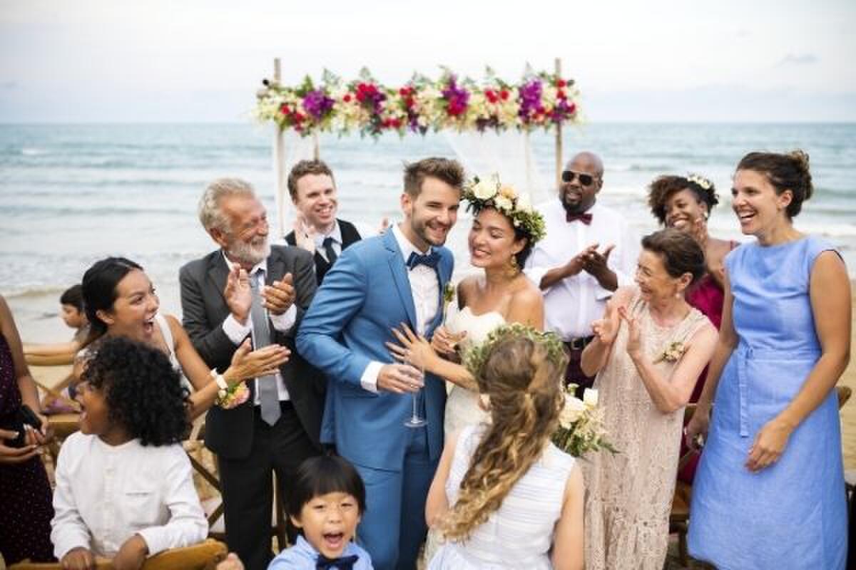 What Guests Should Wear To a Wedding