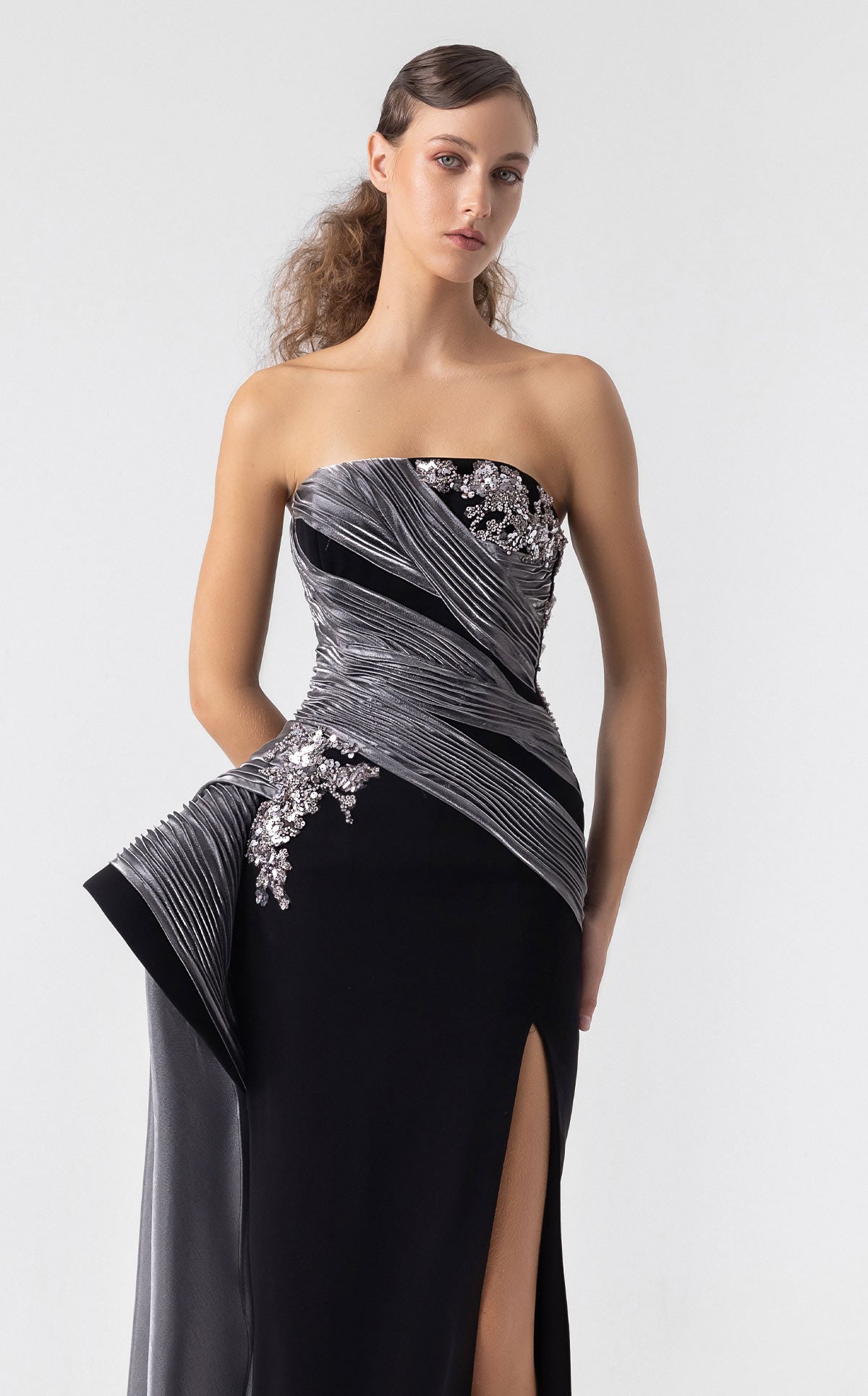 MNM Couture G1938