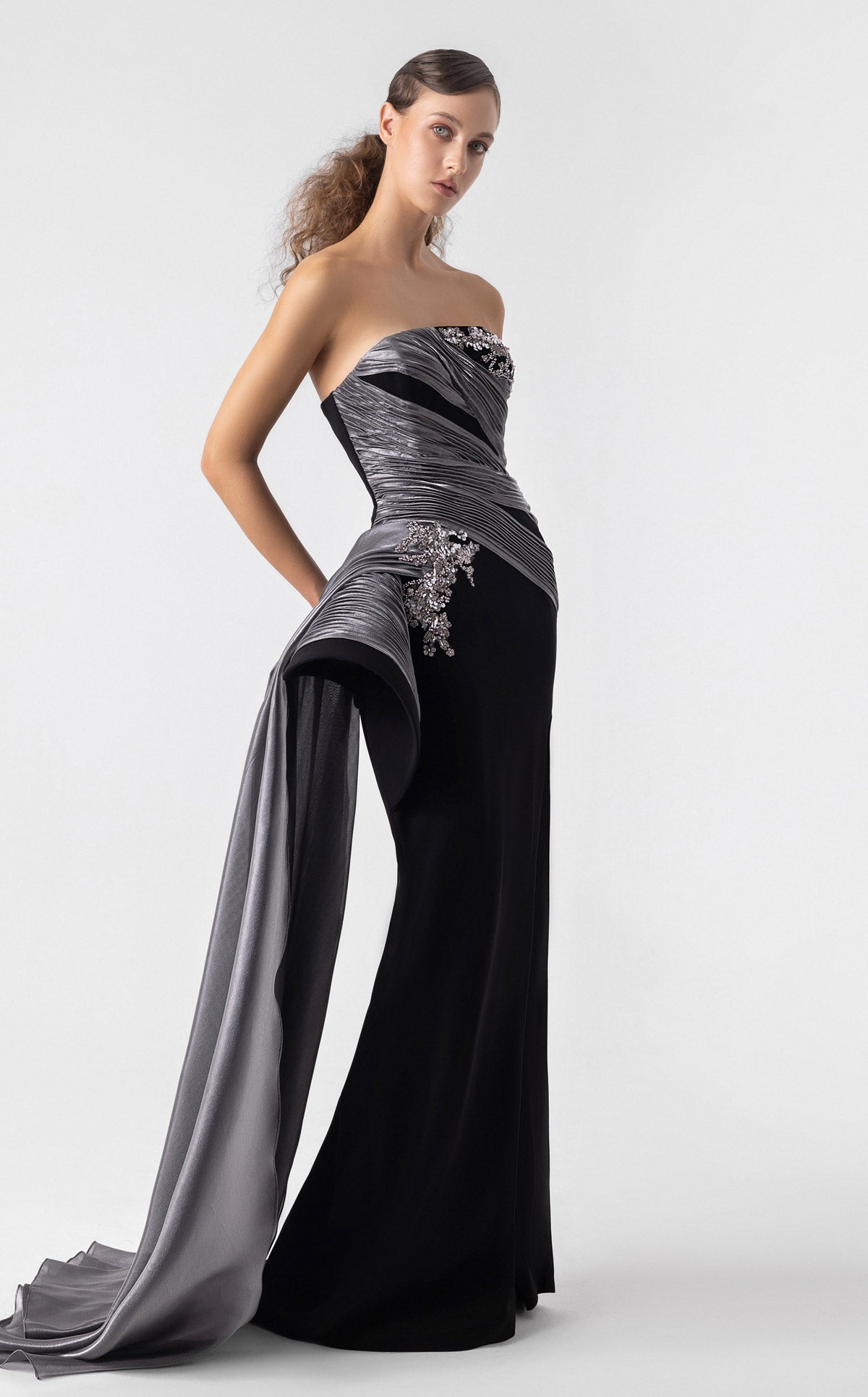 MNM Couture G1938