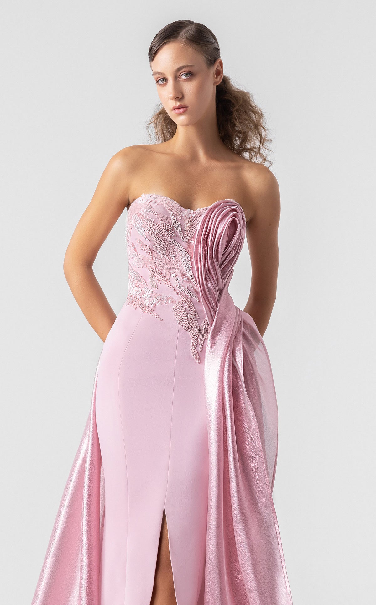 MNM Couture G1937