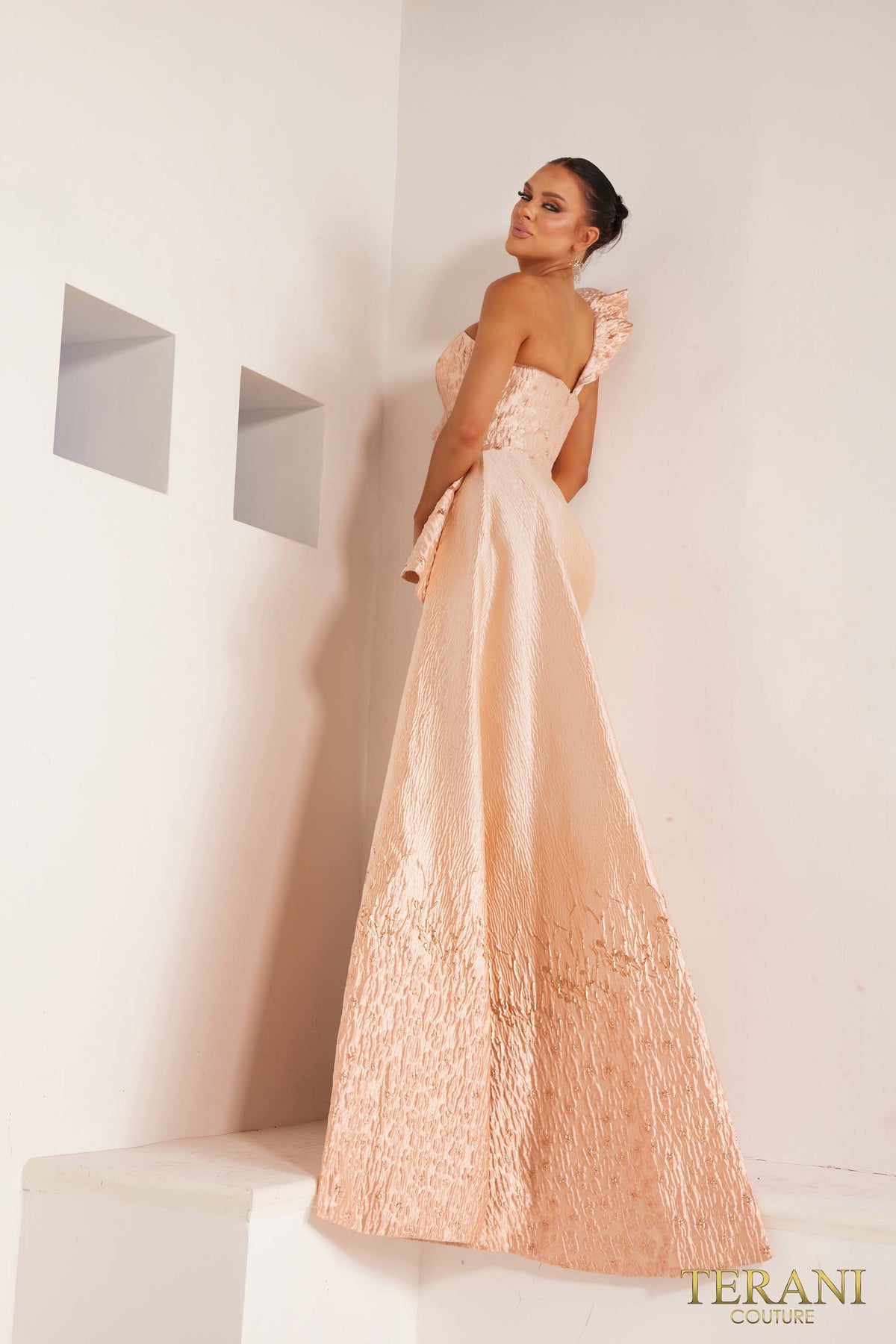 Terani Couture 241E2402 Gold Gray