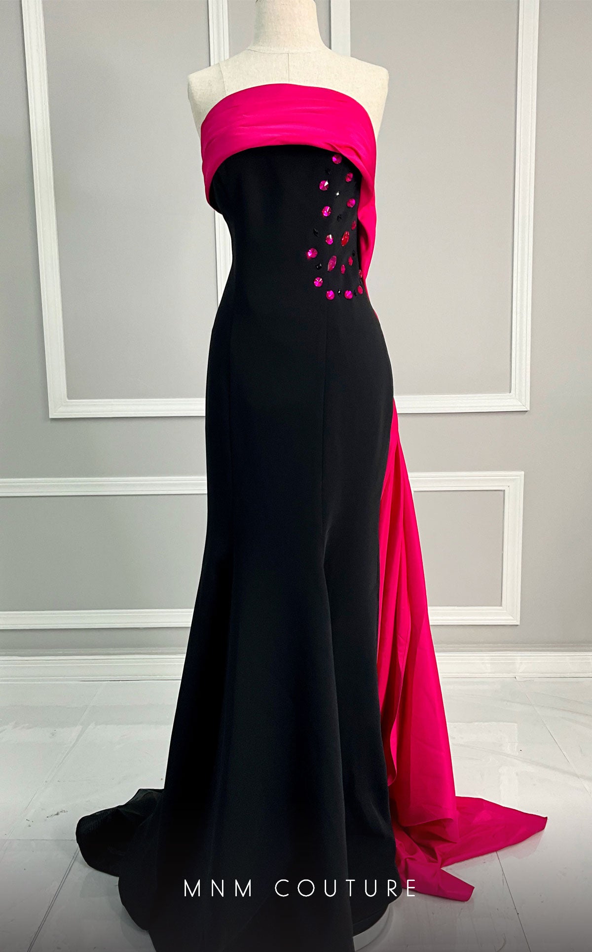 MNM Couture V07378