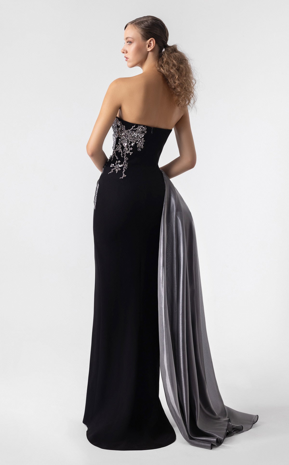MNM Couture G1938