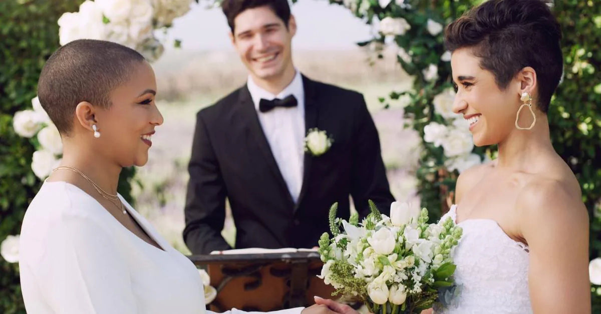 What To Wear to a Wedding With No Dress Code