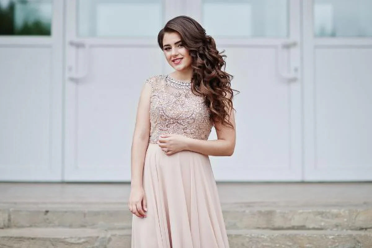 How to Choose the Perfect Prom Dress