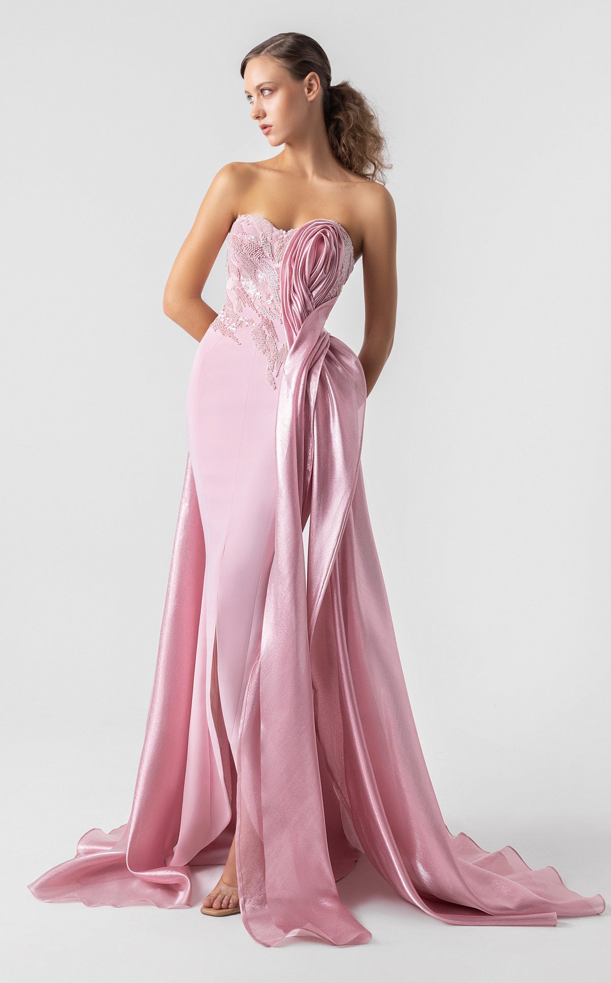 MNM Couture G1937