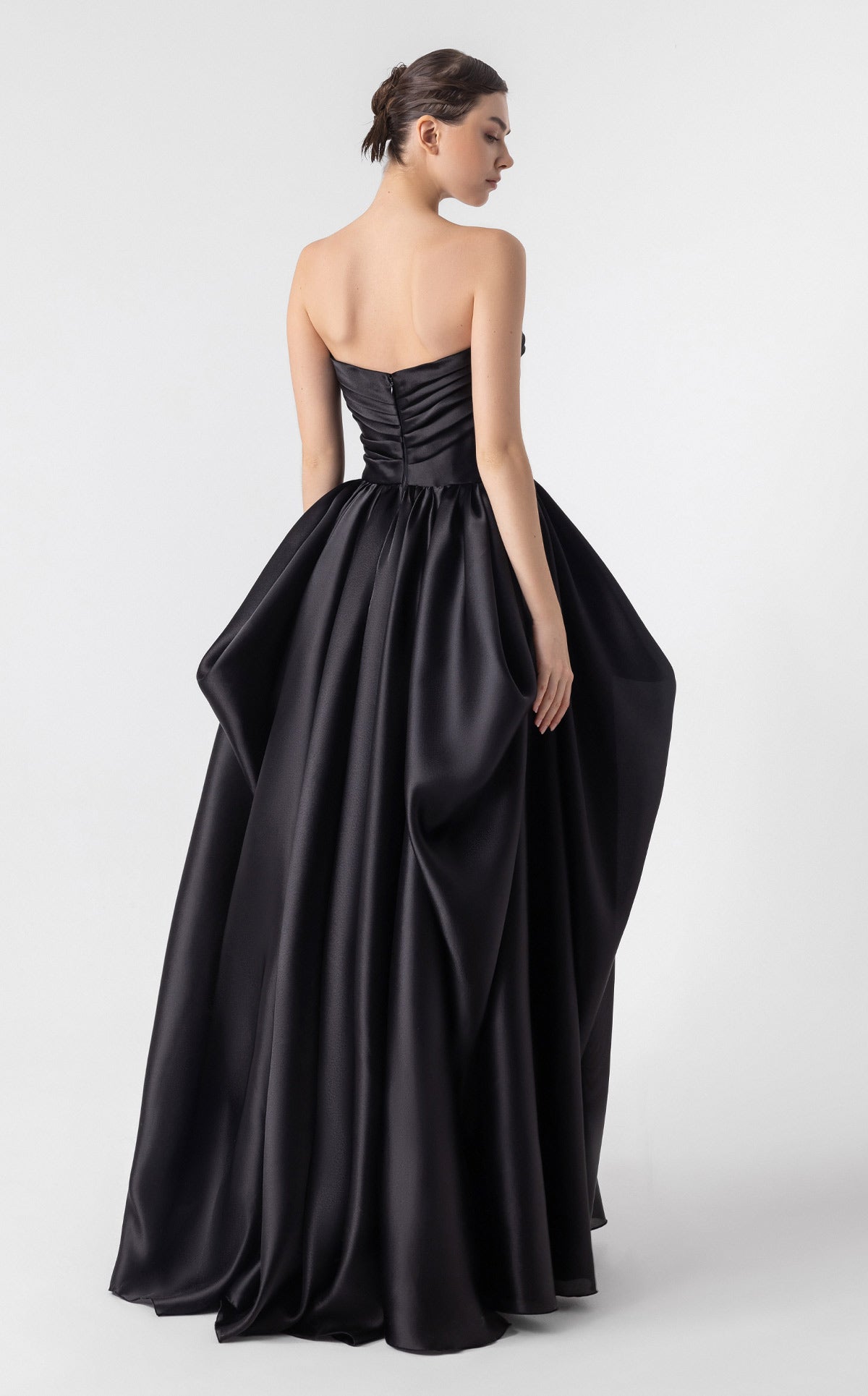 MNM Couture G1921