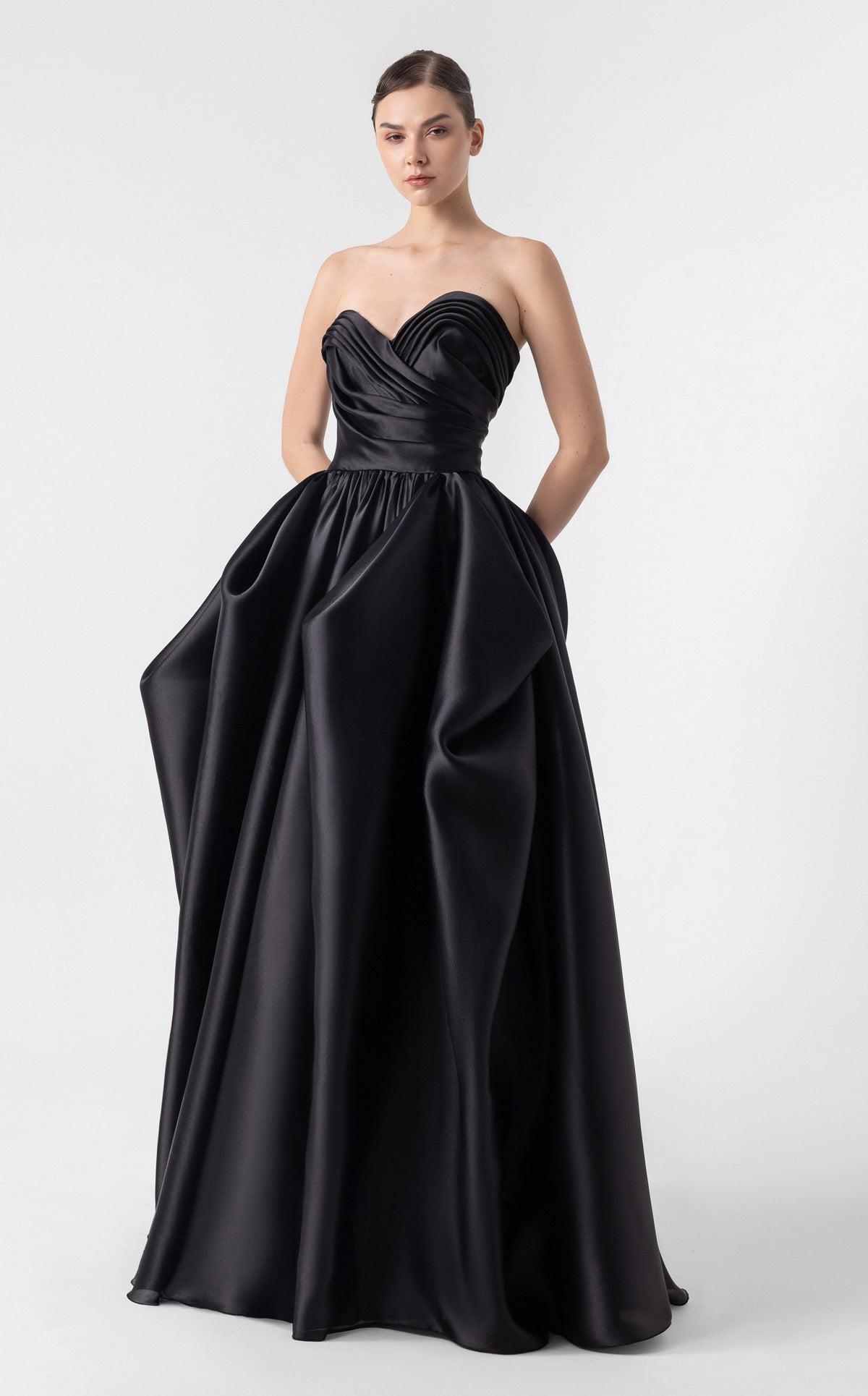MNM Couture G1921