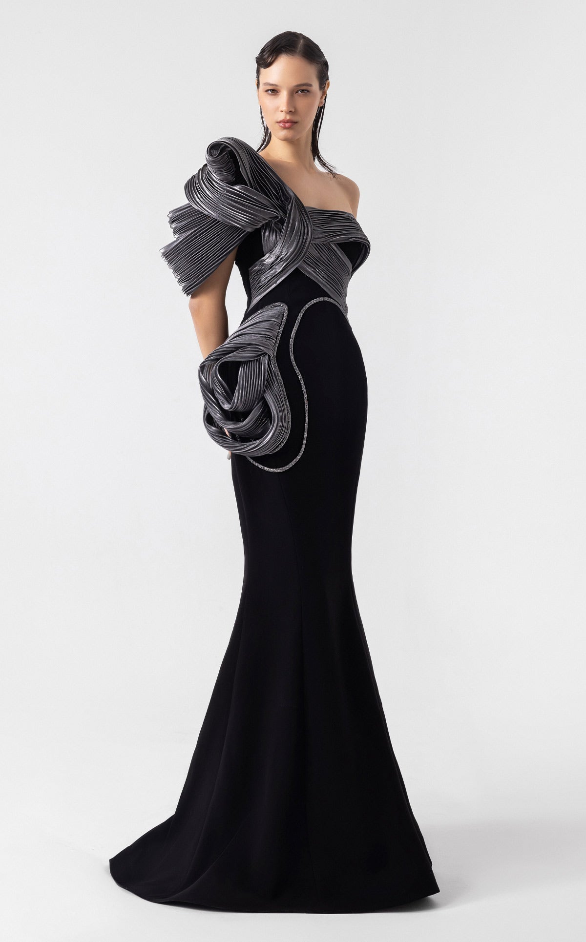 MNM Couture G1913