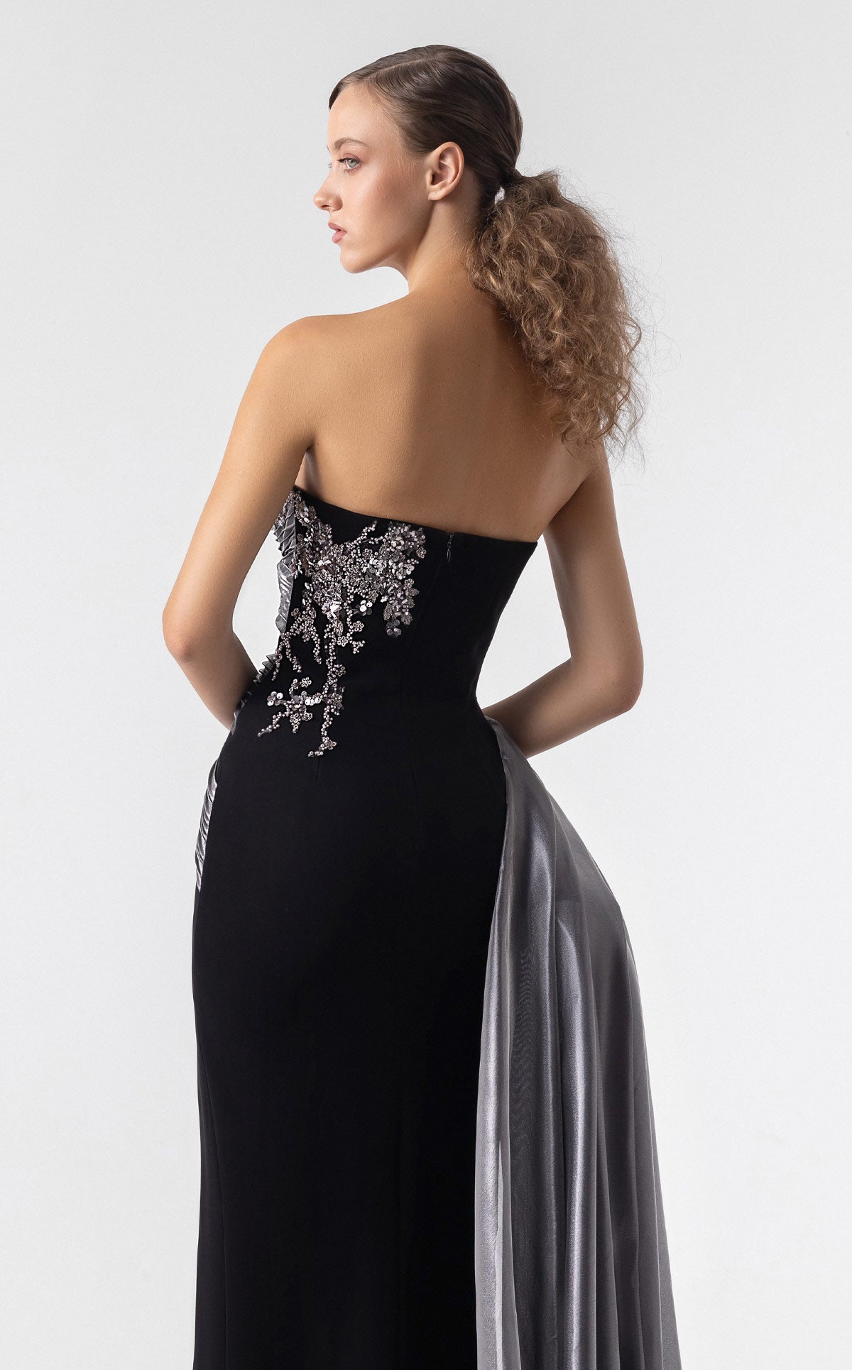 MNM Couture G1938
