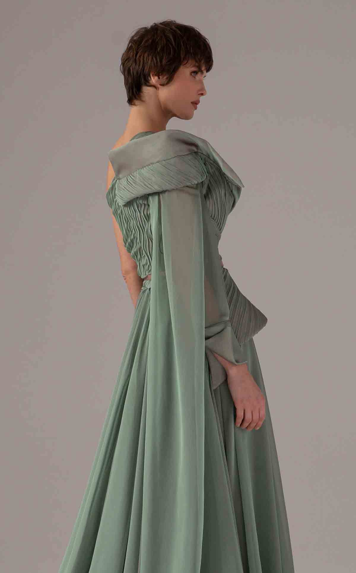 MNM Couture E0097