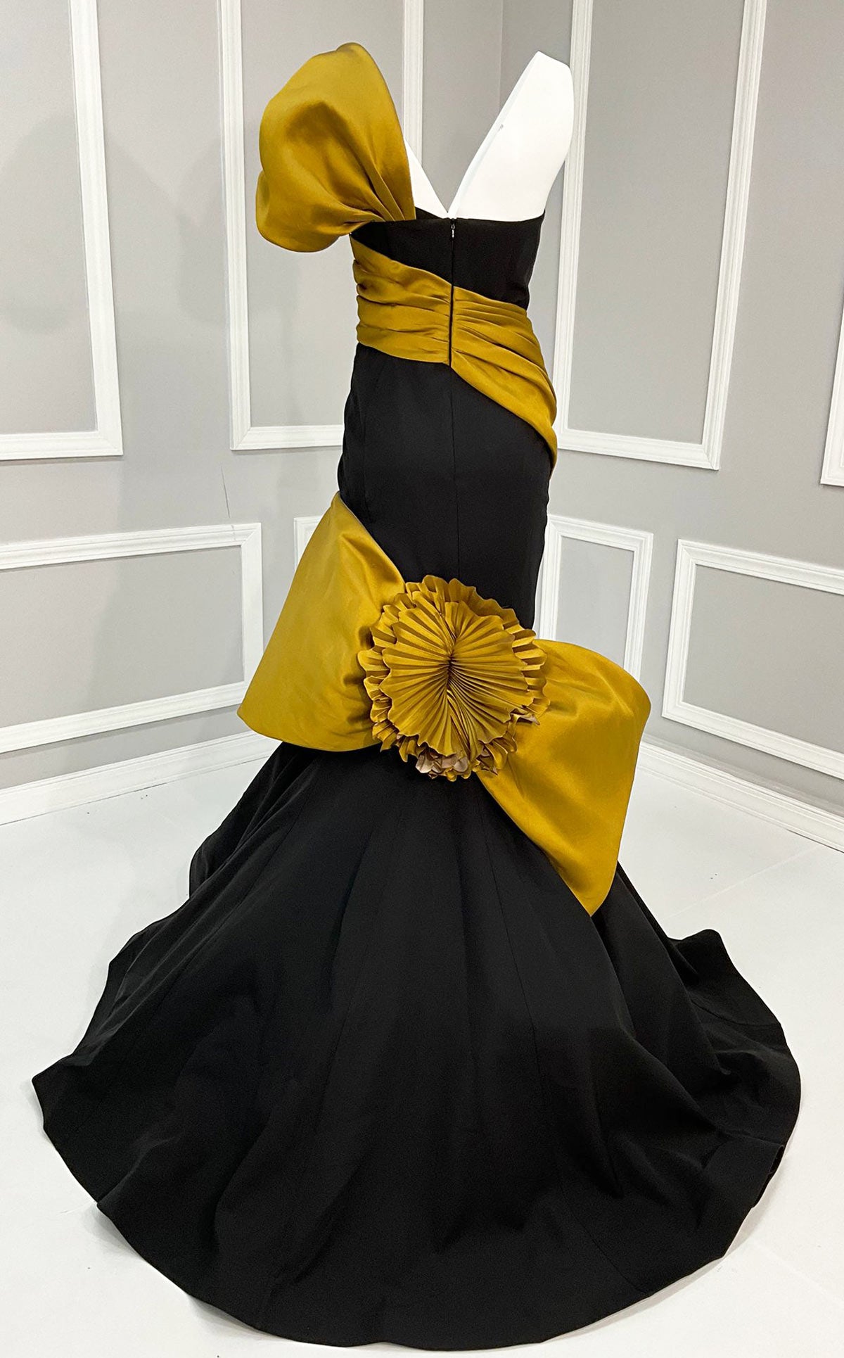 MNM Couture F02883