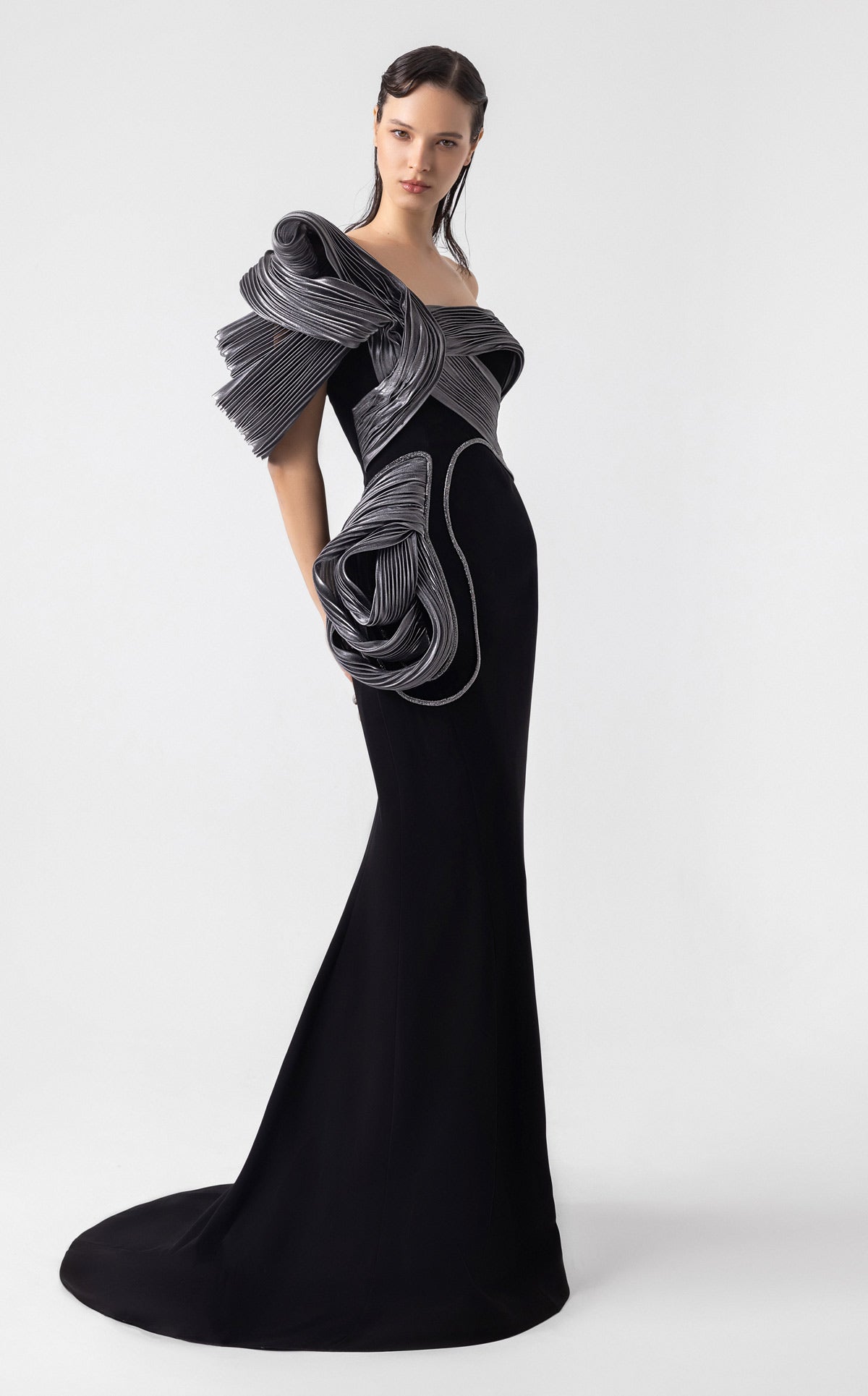 MNM Couture G1913