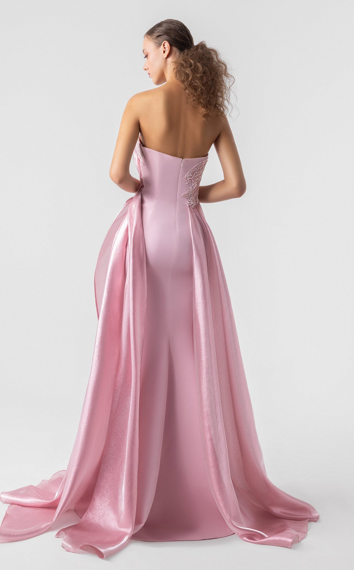 MNM Couture G1937