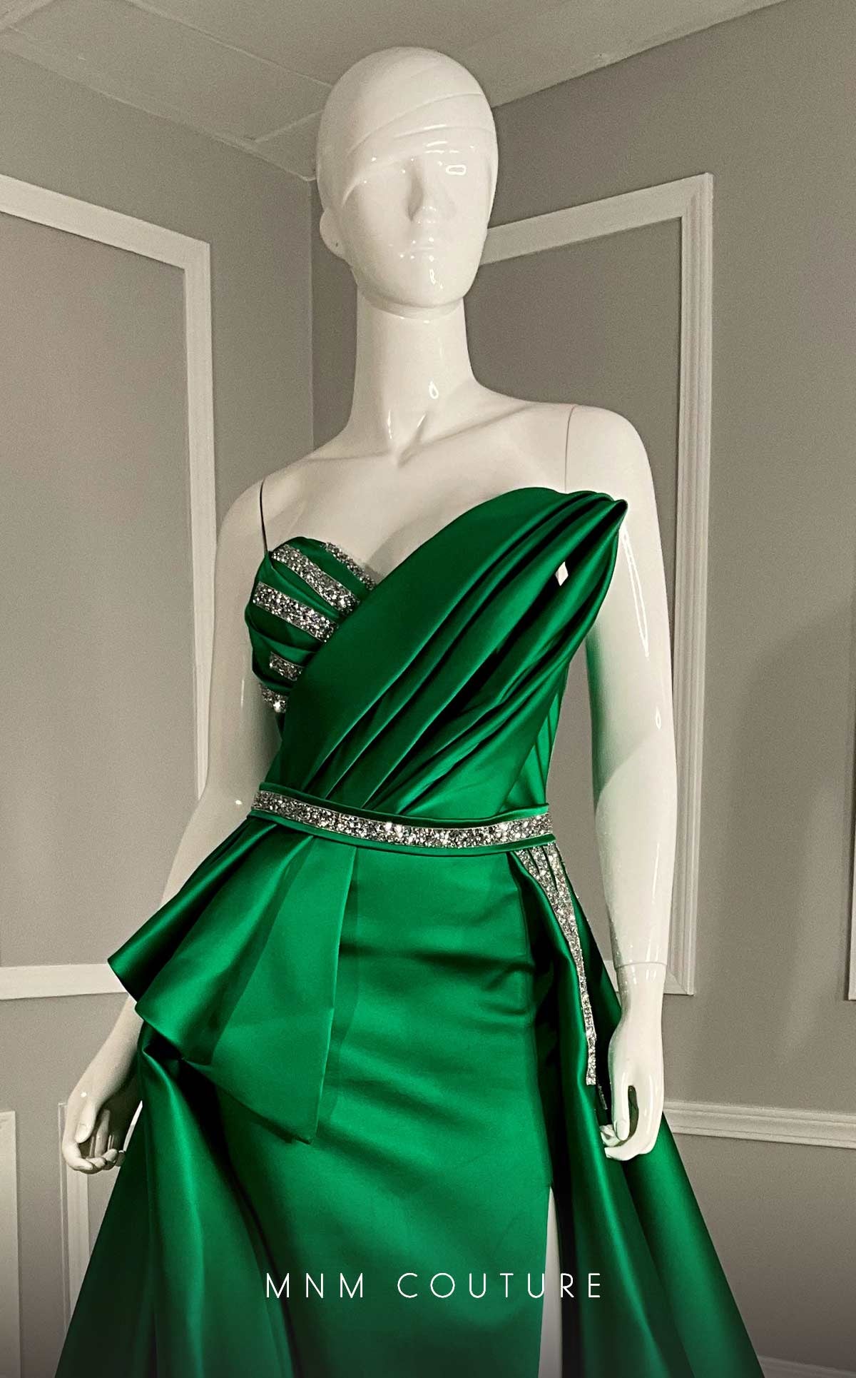 MNM Couture V07353