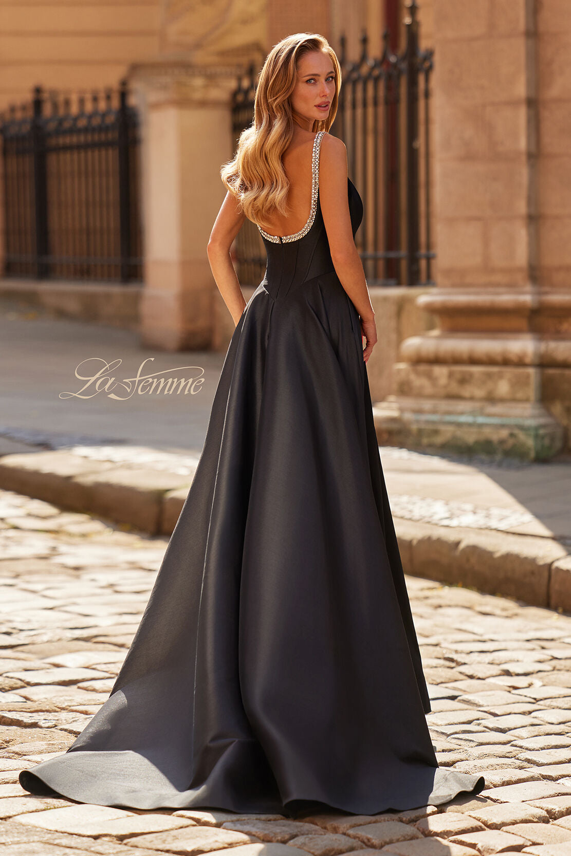 La Femme 33106 BLACK