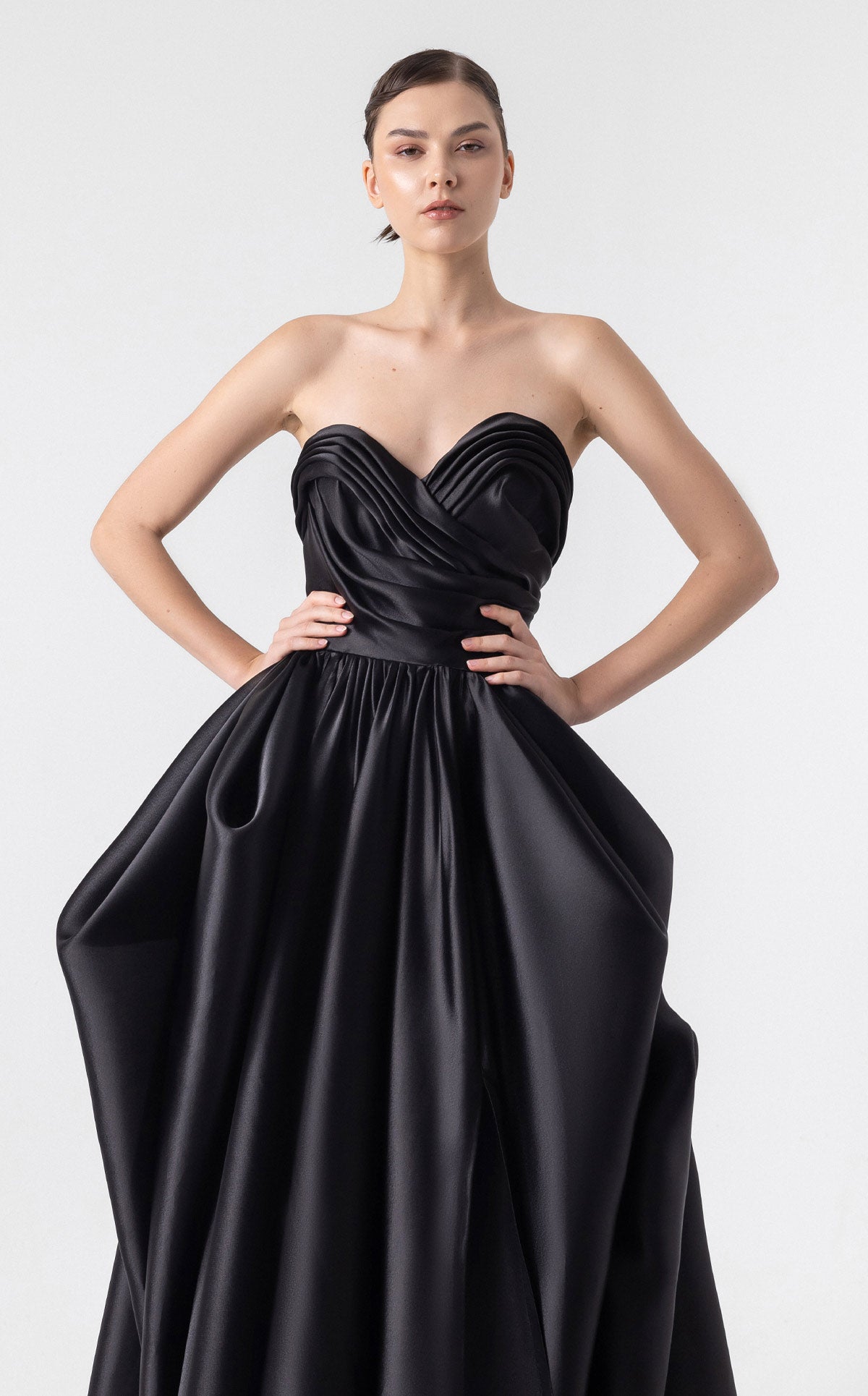 MNM Couture G1921