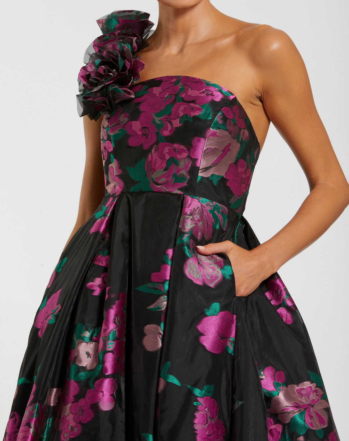 Mac Duggal 11967