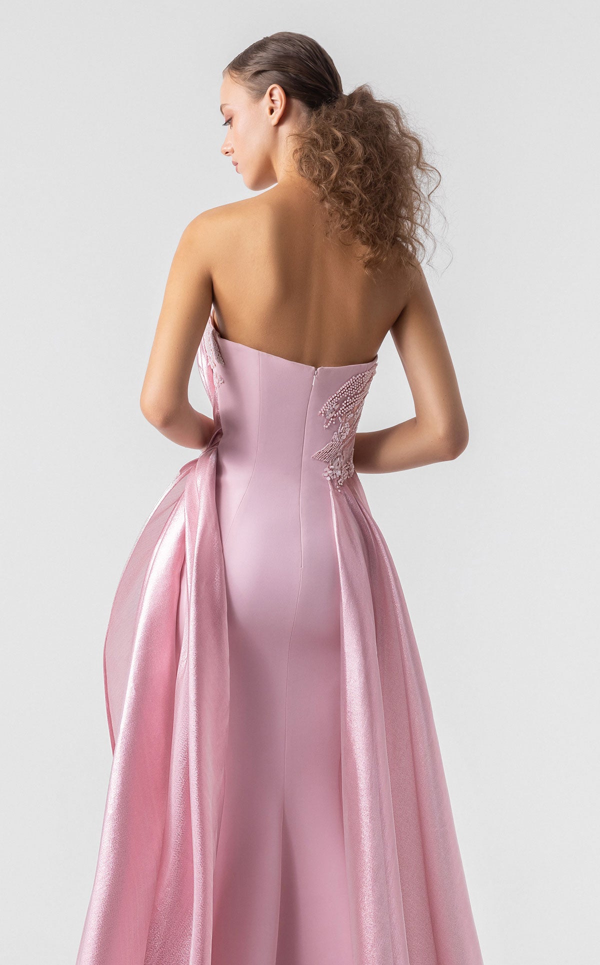 MNM Couture G1937