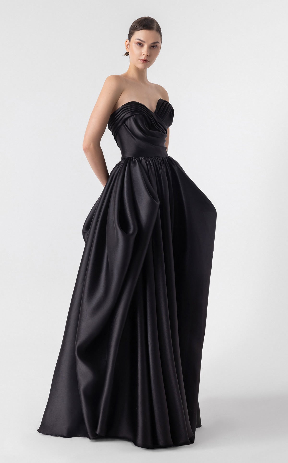 MNM Couture G1921