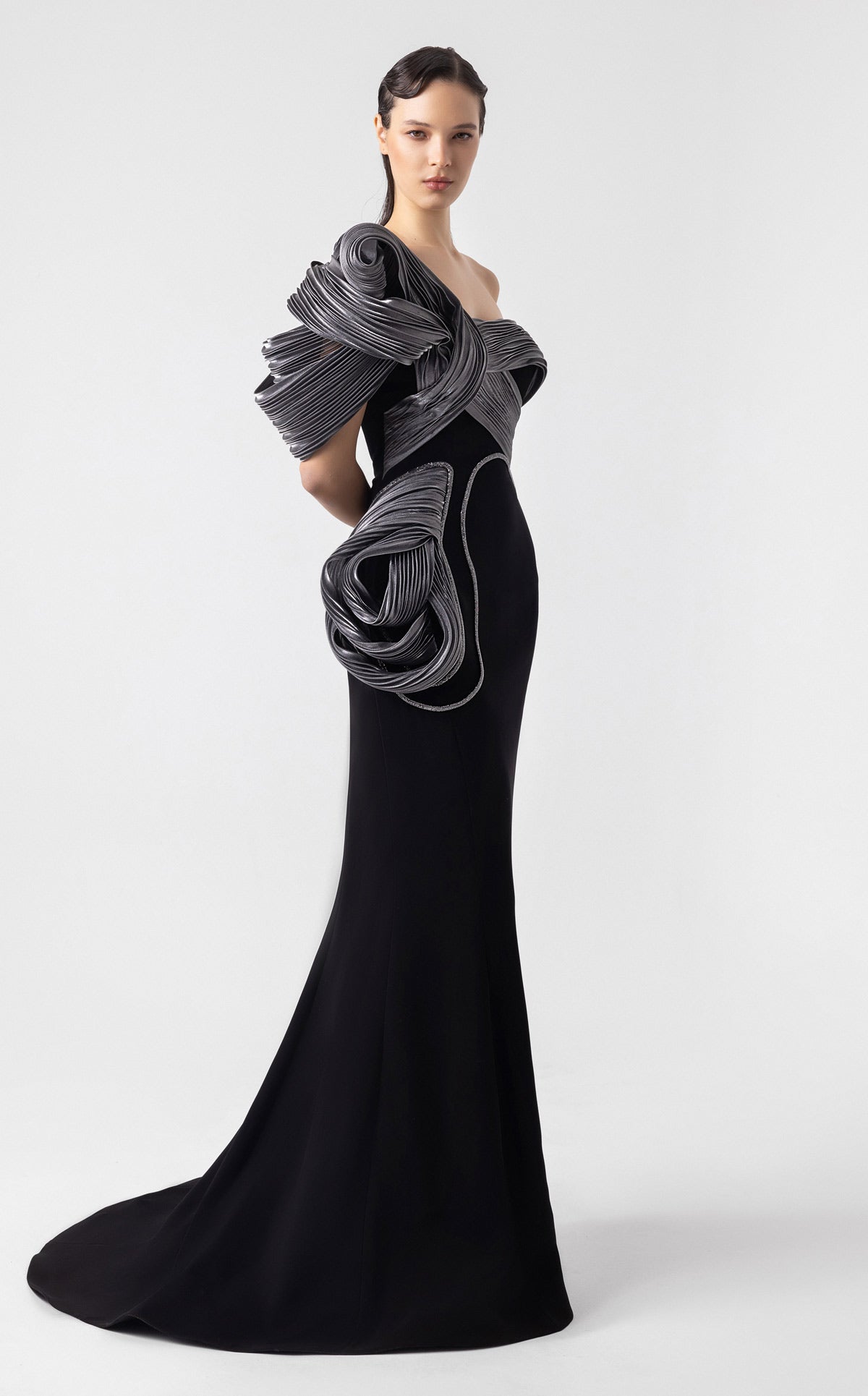 MNM Couture G1913