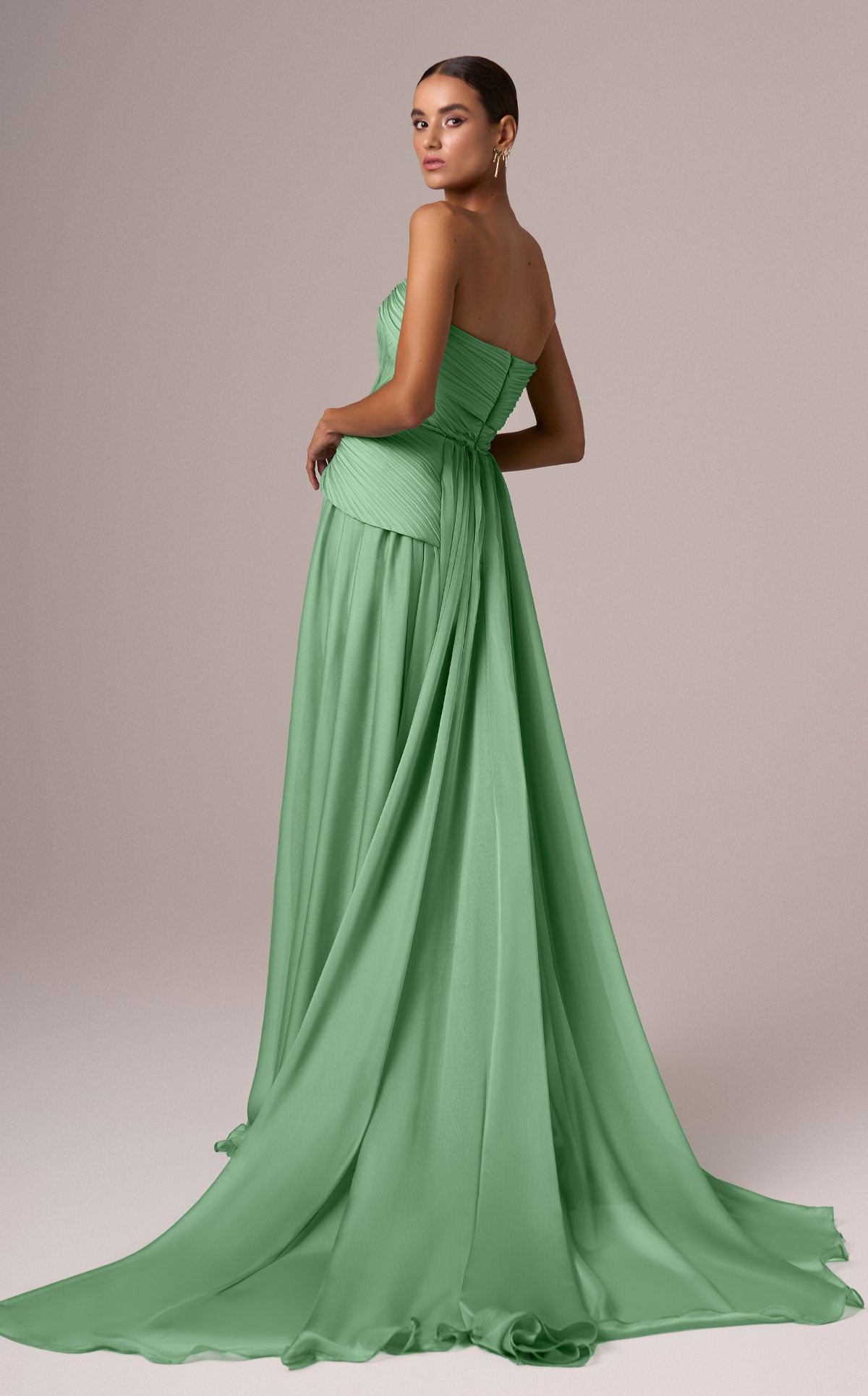 MNM Couture E0082